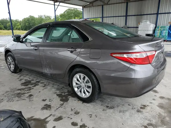 4T1BF1FK3HU702920 2017 TOYOTA CAMRY - Image 2