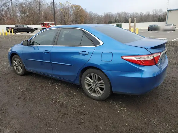 4T1BF1FK3HU704747 2017 TOYOTA CAMRY - Image 2