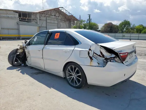 4T1BF1FK3HU705090 2017 TOYOTA CAMRY - Image 2