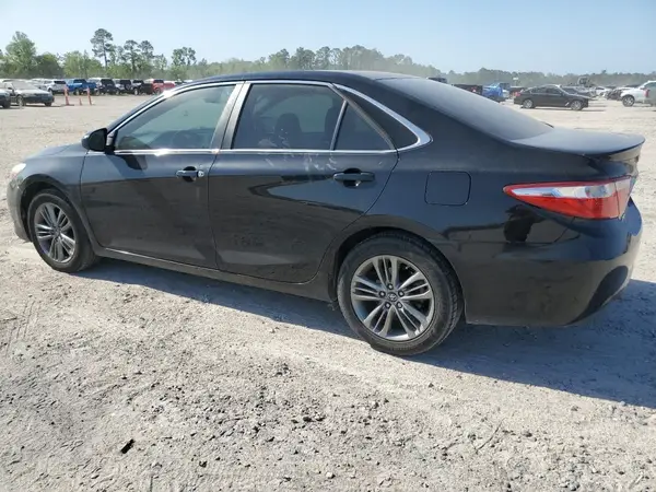 4T1BF1FK3HU709057 2017 TOYOTA CAMRY - Image 2