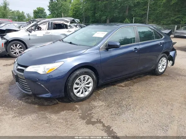 4T1BF1FK3HU711875 2017 TOYOTA CAMRY - Image 2