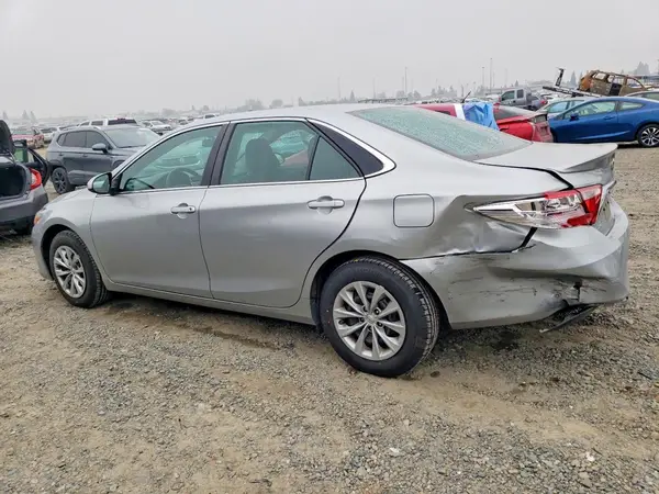 4T1BF1FK3HU715036 2017 TOYOTA CAMRY - Image 2