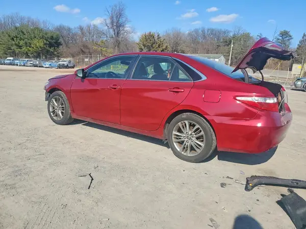 4T1BF1FK3HU715957 2017 TOYOTA CAMRY - Image 2