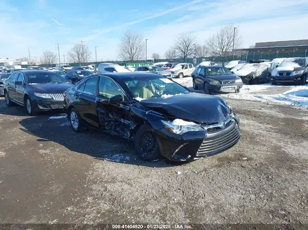 4T1BF1FK3HU717532 2017 TOYOTA CAMRY - Image 1