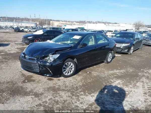 4T1BF1FK3HU717532 2017 TOYOTA CAMRY - Image 2