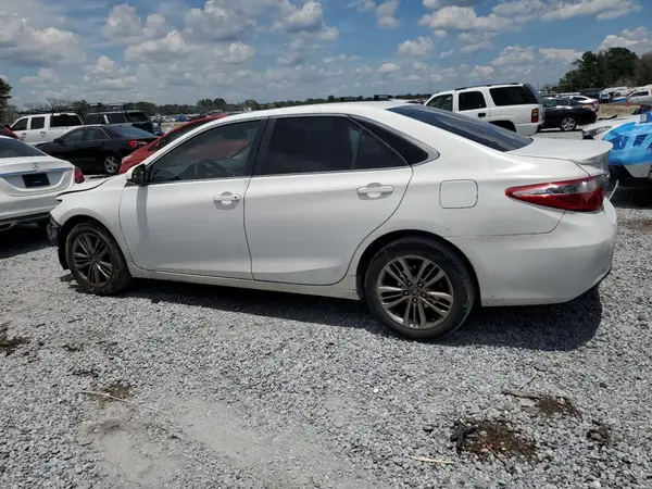 4T1BF1FK3HU717823 2017 TOYOTA CAMRY - Image 2