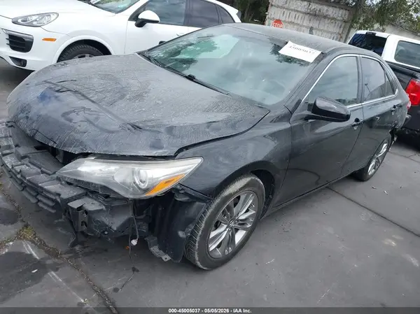 4T1BF1FK3HU718776 2017 TOYOTA CAMRY - Image 2