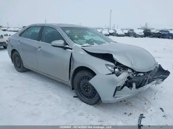 4T1BF1FK3HU719877 2017 TOYOTA CAMRY - Image 1