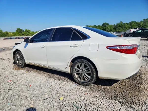 4T1BF1FK3HU722424 2017 TOYOTA CAMRY - Image 2