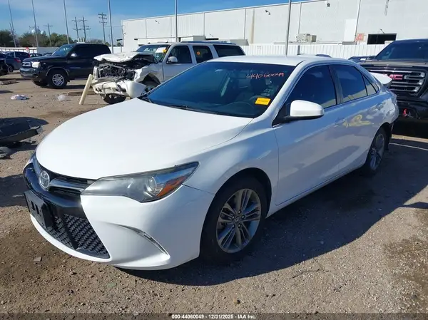4T1BF1FK3HU722505 2017 TOYOTA CAMRY - Image 2