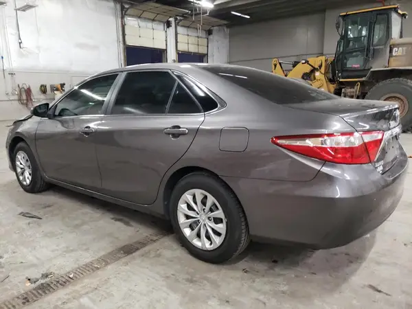 4T1BF1FK3HU723525 2017 TOYOTA CAMRY - Image 2