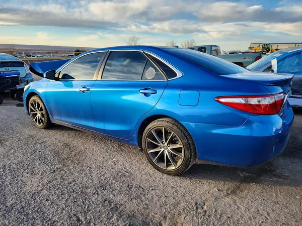 4T1BF1FK3HU726991 2017 TOYOTA CAMRY - Image 2