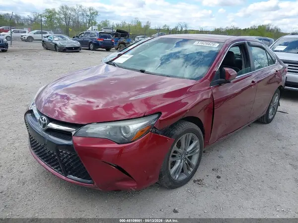 4T1BF1FK3HU727686 2017 TOYOTA CAMRY - Image 2