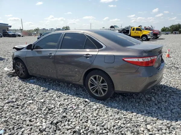 4T1BF1FK3HU727736 2017 TOYOTA CAMRY - Image 2