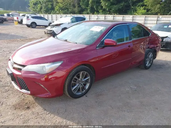 4T1BF1FK3HU728577 2017 TOYOTA CAMRY - Image 2