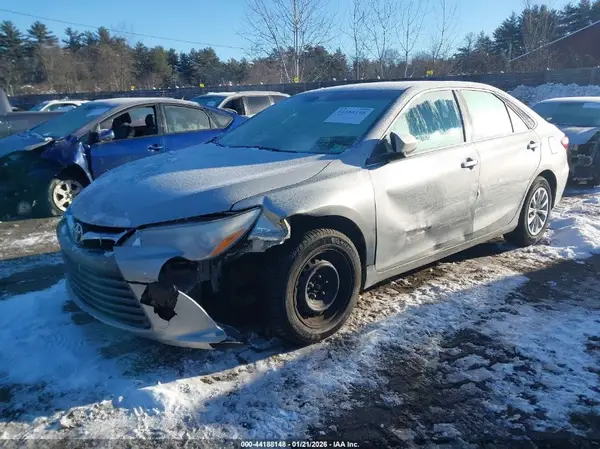 4T1BF1FK3HU732242 2017 TOYOTA CAMRY - Image 2