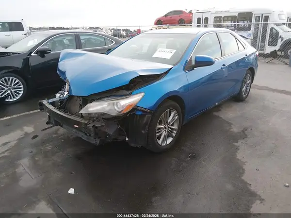 4T1BF1FK3HU733360 2017 TOYOTA CAMRY - Image 2