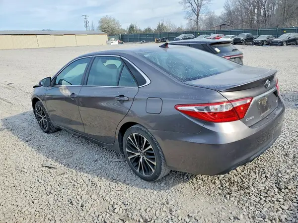 4T1BF1FK3HU736176 2017 TOYOTA CAMRY - Image 2