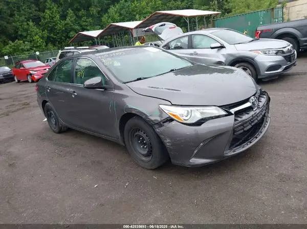 4T1BF1FK3HU736887 2017 TOYOTA CAMRY - Image 1
