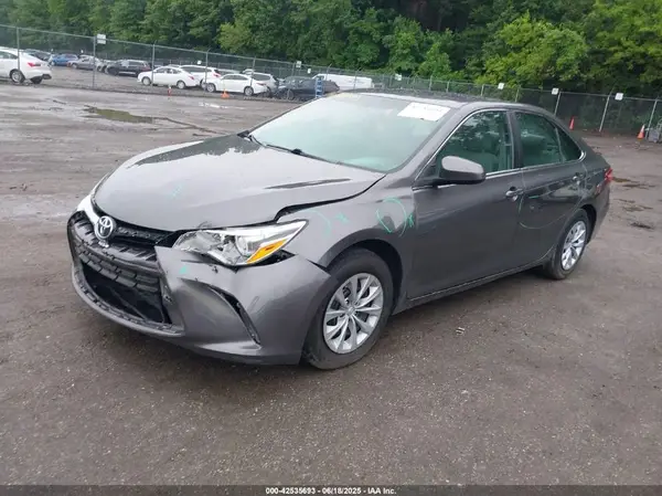 4T1BF1FK3HU736887 2017 TOYOTA CAMRY - Image 2