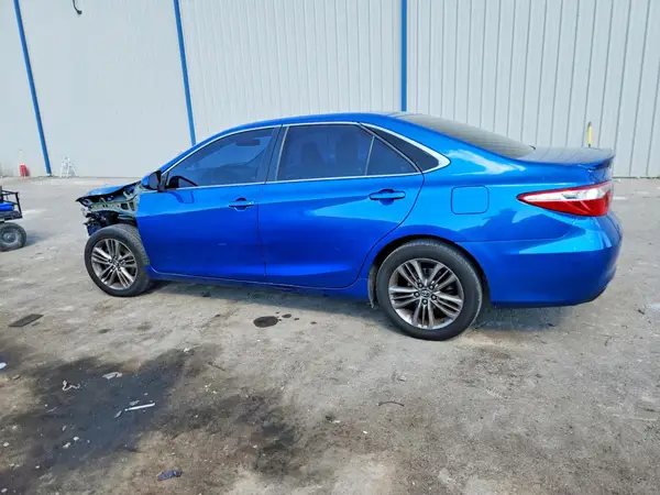 4T1BF1FK3HU740342 2017 TOYOTA CAMRY - Image 2