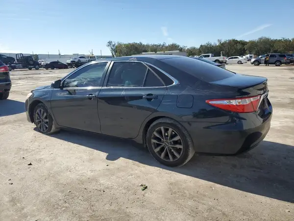 4T1BF1FK3HU741572 2017 TOYOTA CAMRY - Image 2