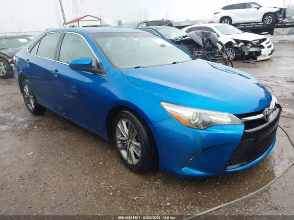 4T1BF1FK3HU741605 2017 TOYOTA CAMRY - Image 1