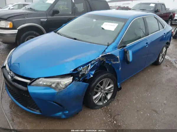 4T1BF1FK3HU741605 2017 TOYOTA CAMRY - Image 2