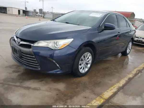 4T1BF1FK3HU744567 2017 TOYOTA CAMRY - Image 2