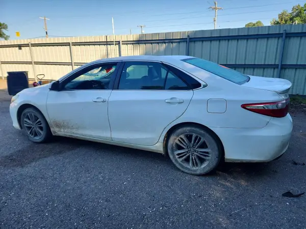 4T1BF1FK3HU745170 2017 TOYOTA CAMRY - Image 2