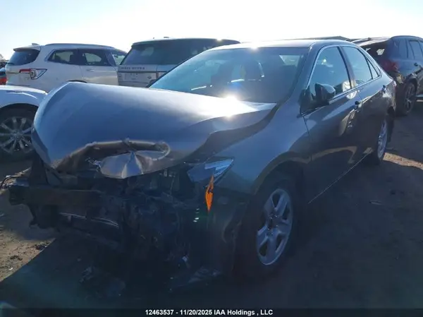 4T1BF1FK3HU746982 2017 TOYOTA CAMRY - Image 2