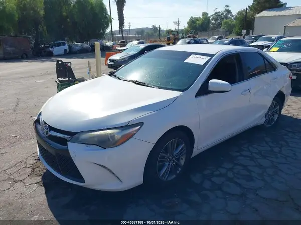 4T1BF1FK3HU747100 2017 TOYOTA CAMRY - Image 2