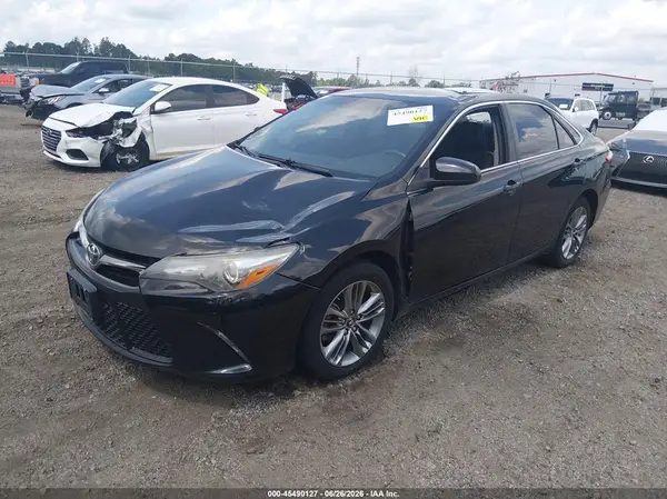 4T1BF1FK3HU747730 2017 TOYOTA CAMRY - Image 2