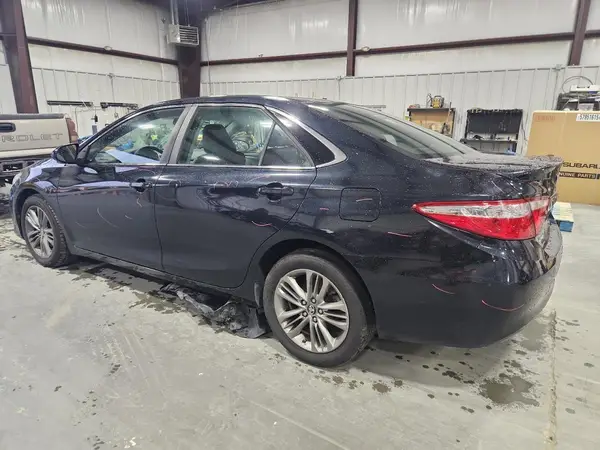 4T1BF1FK3HU749042 2017 TOYOTA CAMRY - Image 2