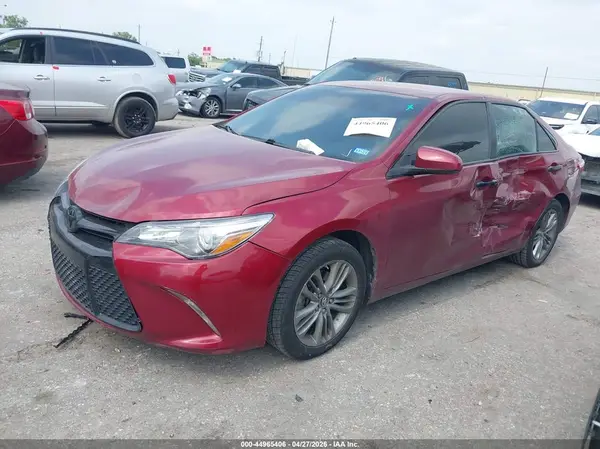 4T1BF1FK3HU750305 2017 TOYOTA CAMRY - Image 2