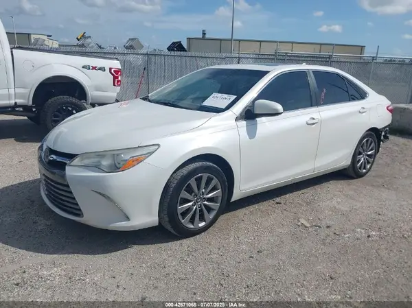 4T1BF1FK3HU751731 2017 TOYOTA CAMRY - Image 2