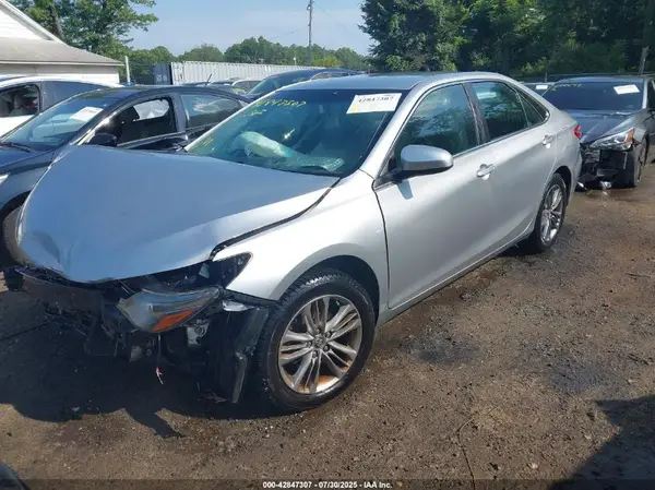 4T1BF1FK3HU752989 2017 TOYOTA CAMRY - Image 2