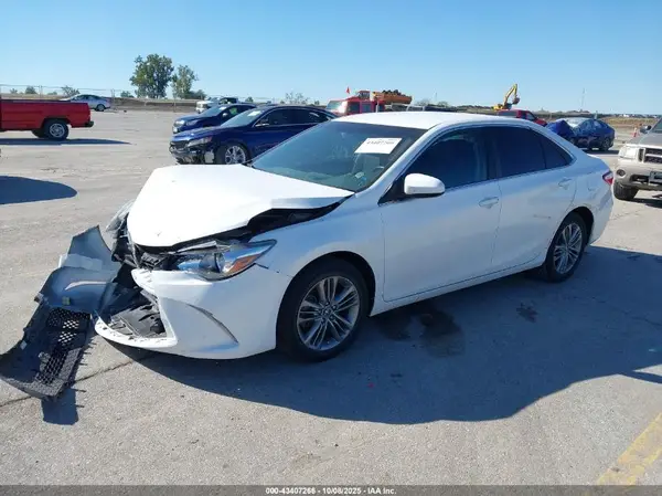 4T1BF1FK3HU755245 2017 TOYOTA CAMRY - Image 2