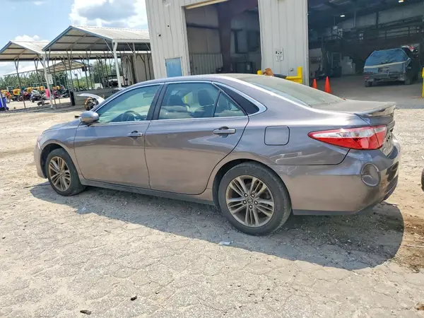 4T1BF1FK3HU755486 2017 TOYOTA CAMRY - Image 2