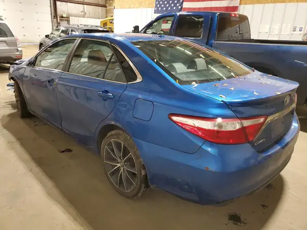 4T1BF1FK3HU756640 2017 TOYOTA CAMRY - Image 2