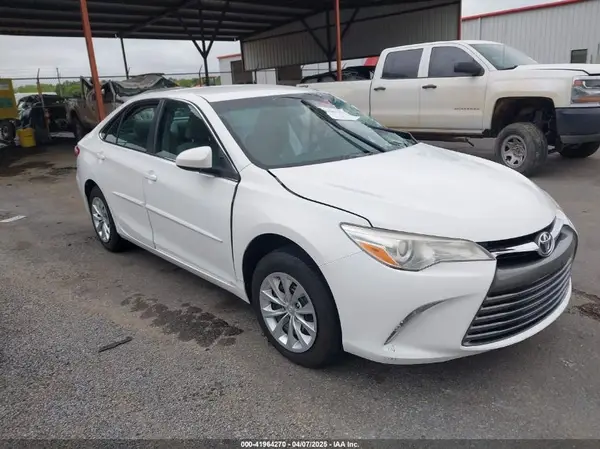 4T1BF1FK3HU758212 2017 TOYOTA CAMRY - Image 1