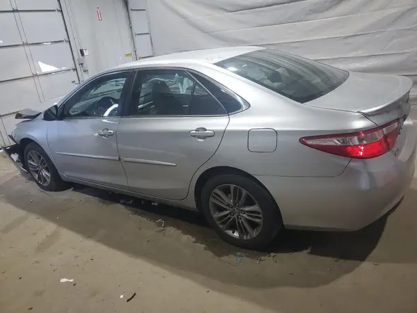 4T1BF1FK3HU758680 2017 TOYOTA CAMRY - Image 2