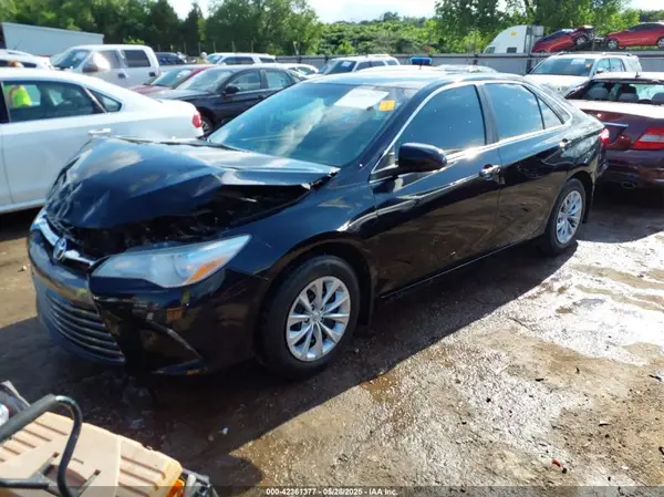 4T1BF1FK3HU759103 2017 TOYOTA CAMRY - Image 2