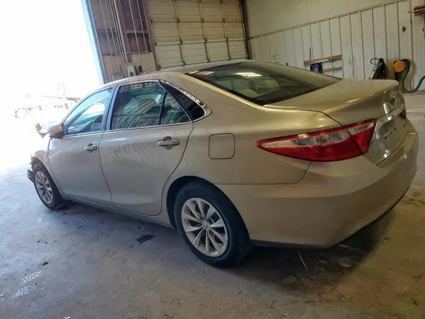 4T1BF1FK3HU759165 2017 TOYOTA CAMRY - Image 2
