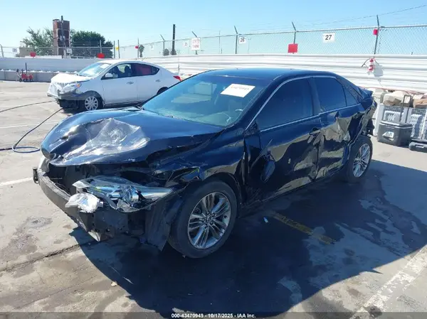 4T1BF1FK3HU761160 2017 TOYOTA CAMRY - Image 2