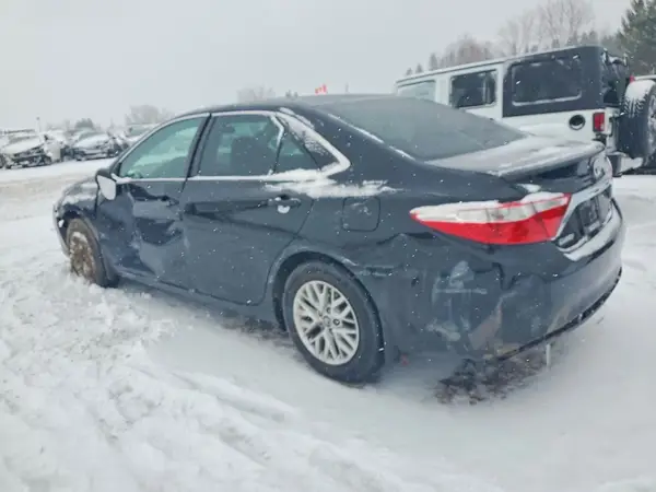 4T1BF1FK3HU763104 2017 TOYOTA CAMRY - Image 2