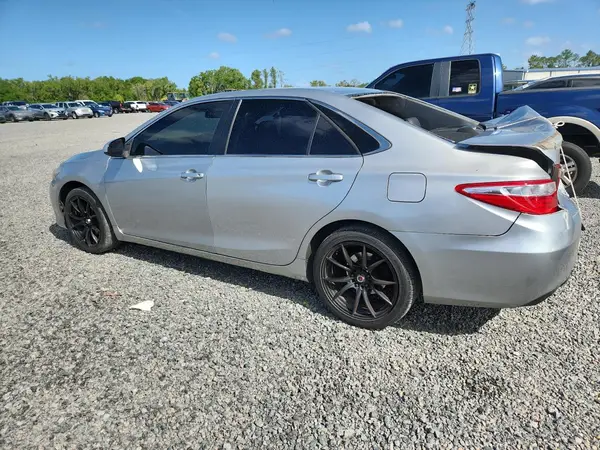 4T1BF1FK3HU763300 2017 TOYOTA CAMRY - Image 2
