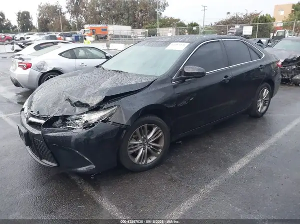 4T1BF1FK3HU763331 2017 TOYOTA CAMRY - Image 2