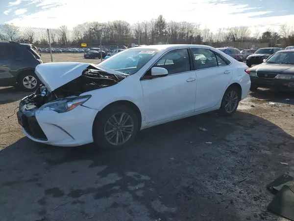 4T1BF1FK3HU763460 2017 TOYOTA CAMRY - Image 1