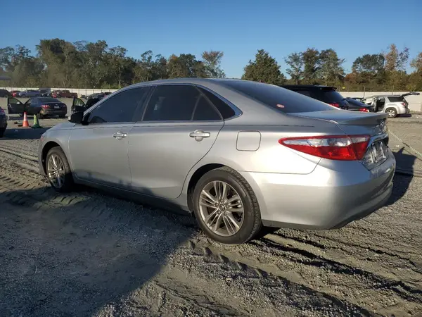 4T1BF1FK3HU763748 2017 TOYOTA CAMRY - Image 2